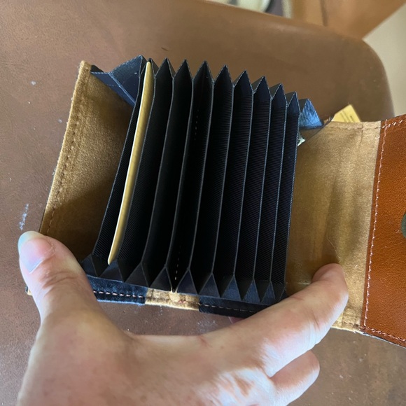 Patricia Nash Card Wallet. NWT - Picture 3 of 6